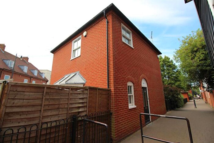 4 Bedroom Semi-Detached House To Rent In Station Road West, Canterbury, Kent, CT2