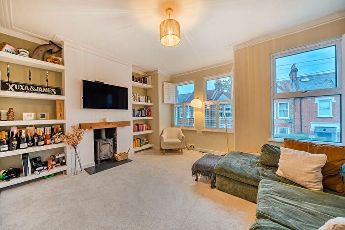 2 Bedroom Flat For Sale In Boundary Road, London, SW19