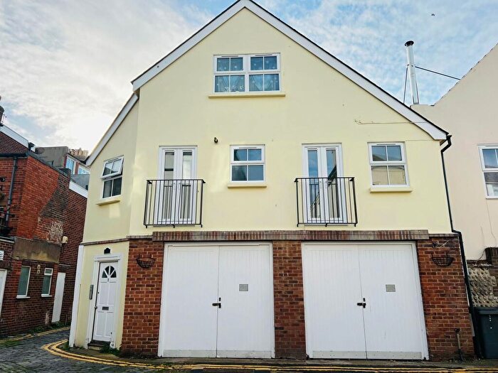 2 Bedroom Apartment To Rent In Lushington Lane, Eastbourne, BN21