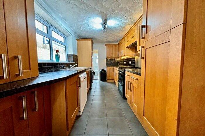 3 Bedroom Terraced House To Rent In Richmond Road, Gillingham, ME7