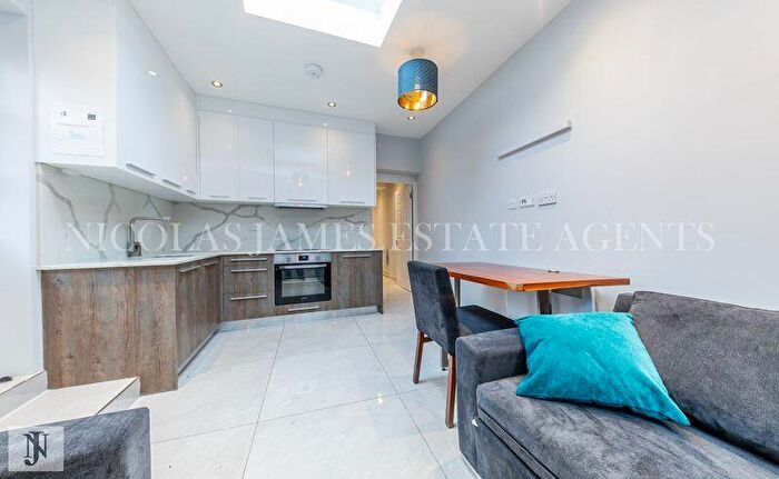 2 Bedroom Flat To Rent In Camden Road, Camden Town, London, NW1