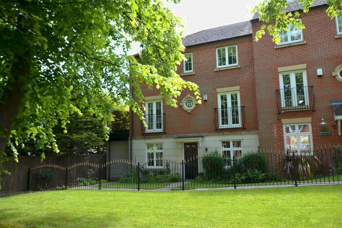 4 Bedroom Town House For Sale In Palmers Court, Southwell, NG25