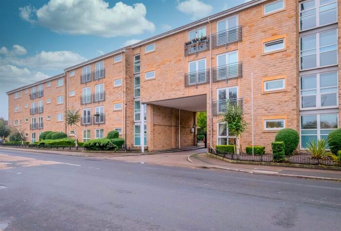 2 Bedroom Apartment To Rent In Halifax Road, Huddersfield, HD3