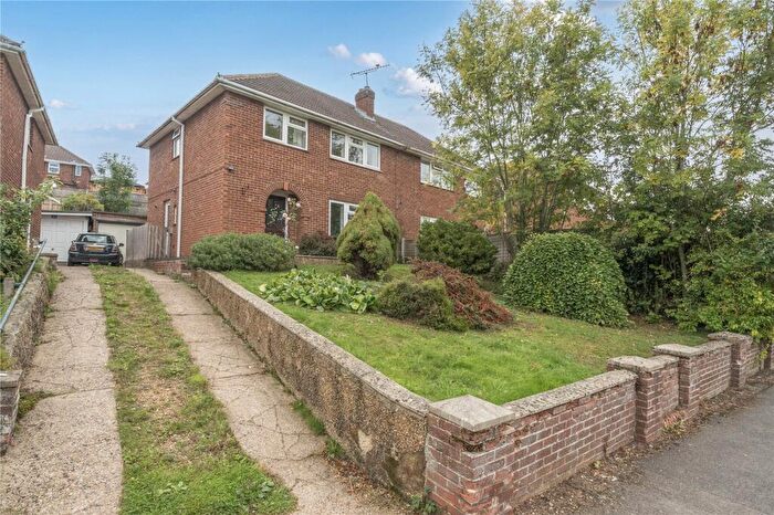 3 Bedroom Semi-Detached House For Sale In Whitley Wood Road, Reading, RG2