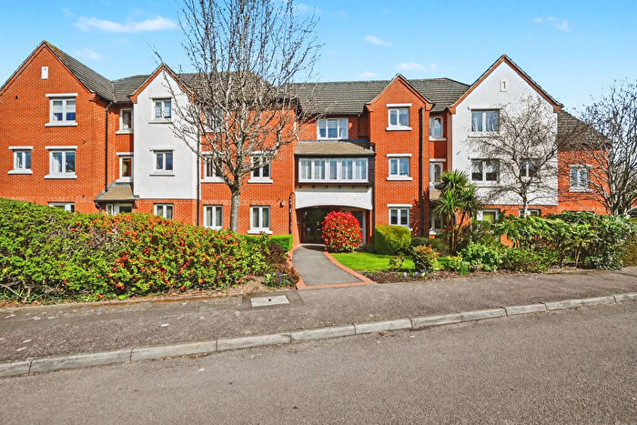 2 Bedroom Apartment For Sale In Ross Court, CV21