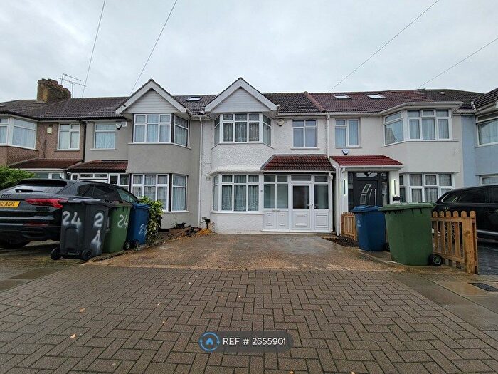 3 Bedroom Terraced House To Rent In Clifton Road, Harrow, HA3