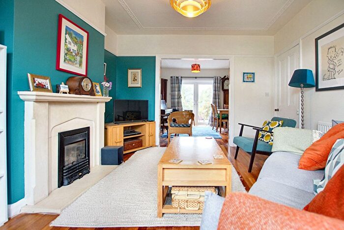 5 Bedroom Semi-Detached House For Sale In Holmfield Road, Leicester, LE2
