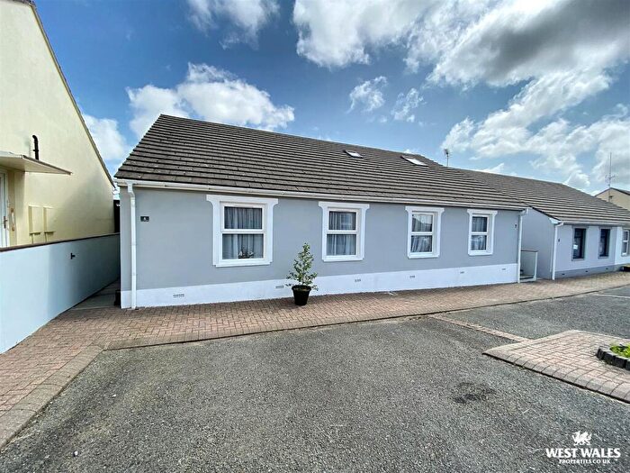 2 Bedroom Semi-Detached Bungalow For Sale In Connaught Place, Pembroke Dock, SA72
