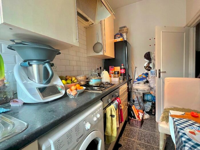 Studio To Rent In Kingscourt Road, London, SW16