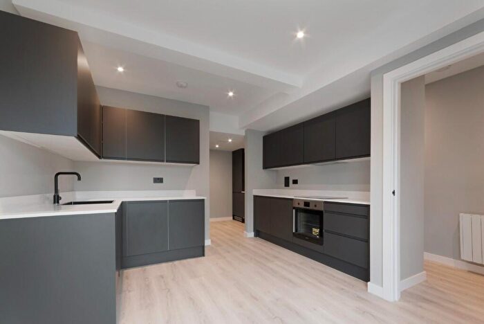 3 Bedroom Flat To Rent In Gladstone Park Gardens, London, NW2