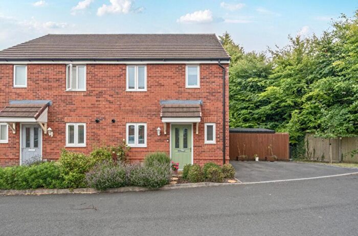 3 Bedroom Semi-Detached House For Sale In Stalls Crescent, Andover, SP11