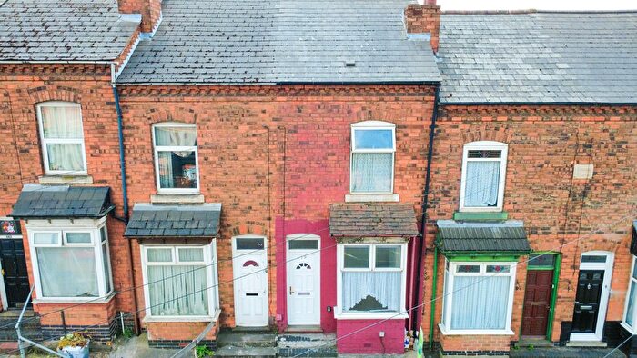 3 Bedroom Terraced House To Rent In Warwick Road, Birmingham, B11