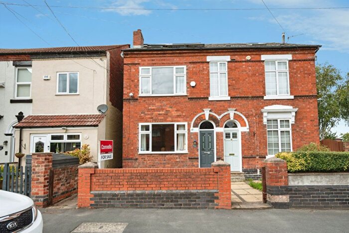 3 Bedroom Semi-Detached House For Sale In Dagger Lane, West Bromwich, B71