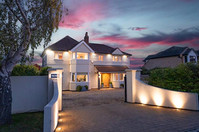 4 Bedroom Detached House For Sale In New Road, Clifton, Shefford, SG17