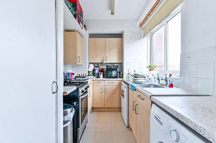1 Bedroom Flat For Sale In Castle Road, Camden Town, London, NW1