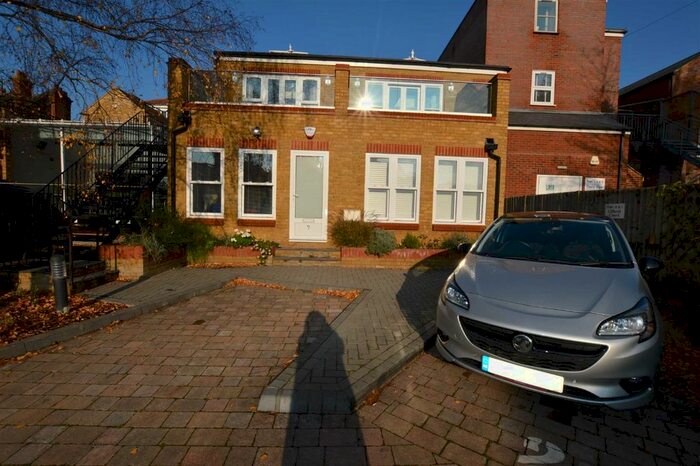 1 Bedroom Flat To Rent In Ebury Road, Rickmansworth, WD3