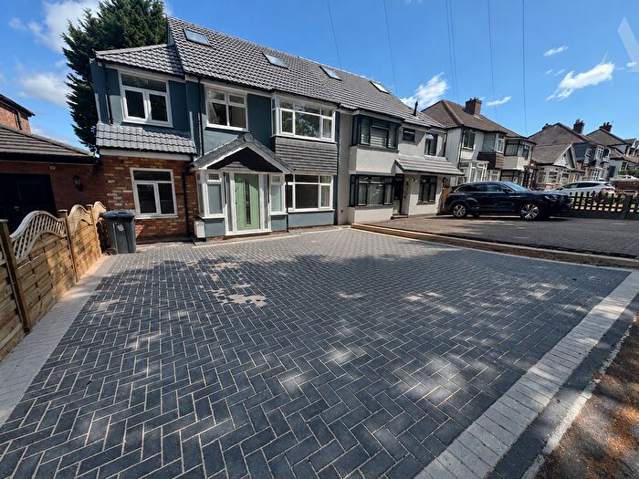 5 Bedroom Semi-Detached House For Sale In Bromford Lane, Washwood Heath, Birmingham, West Midlands, B8