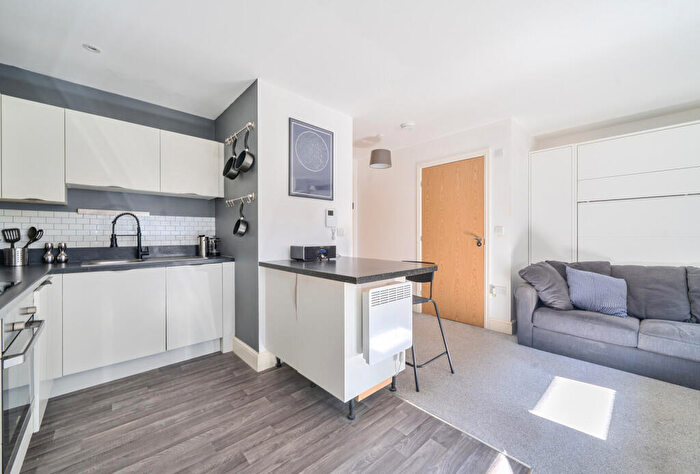 Apartment For Sale In Whitchurch Lane, Bristol, Somerset, BS14
