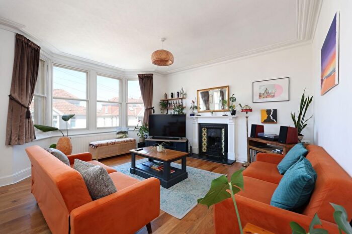 3 Bedroom Maisonette For Sale In Balmoral Road, Bristol, BS7