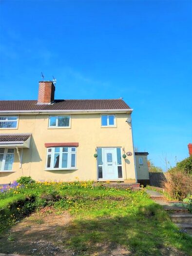 3 Bedroom Semi-Detached House To Rent In Round Hill, Sedgley, Dudley, DY3