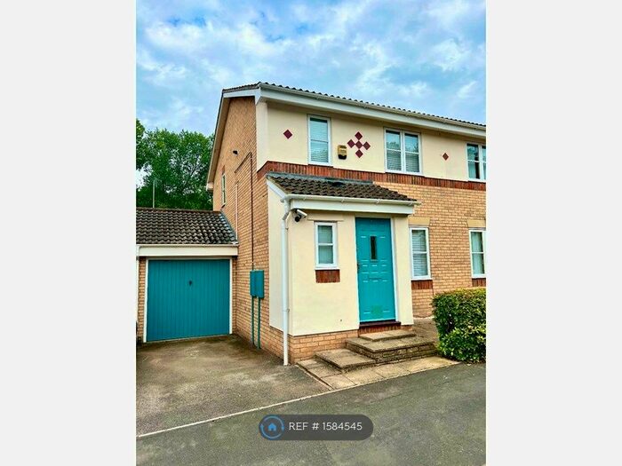 3 Bedroom Semi-Detached House To Rent In Robertson Drive, Bristol, BS4