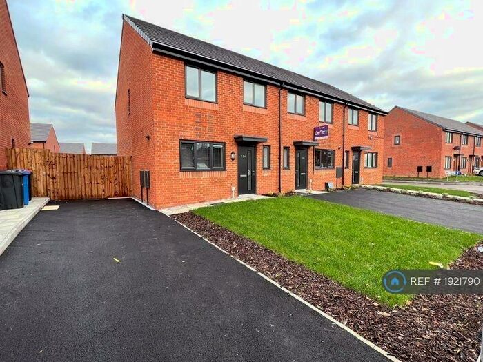 3 Bedroom Semi-Detached House To Rent In Whit Lane, Salford, M6