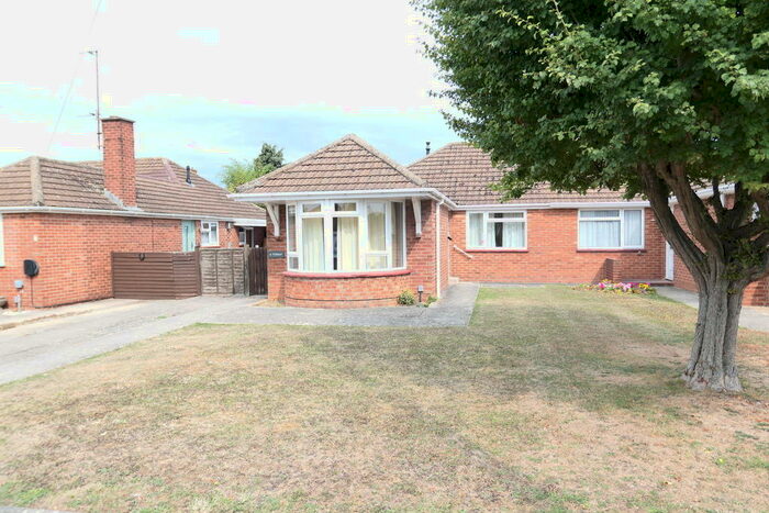 3 Bedroom Bungalow For Sale In Garden Way, Gloucester, GL2