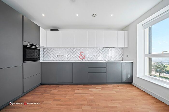 2 Bedroom Flat To Rent In Arber House, Southall, UB1