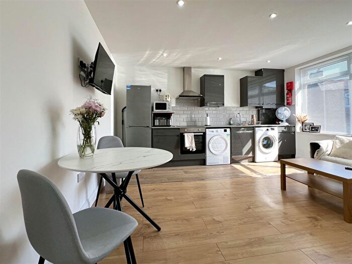 4 Bedroom Flat To Rent In Eslington Terrace, Newcastle Upon Tyne, NE2