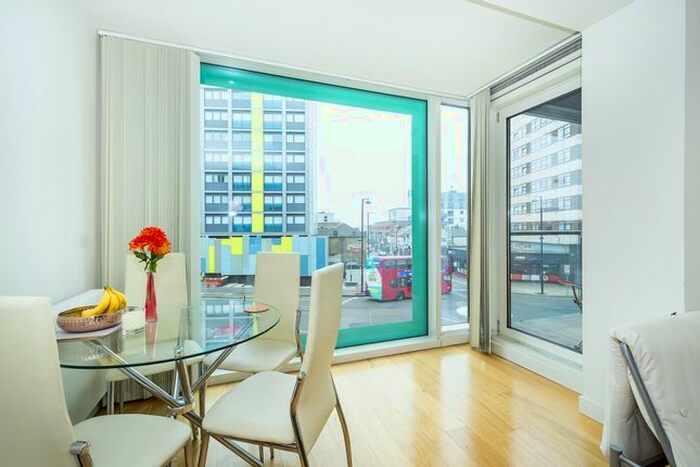 1 Bedroom Flat To Rent In Station Approach, Hayes, UB3