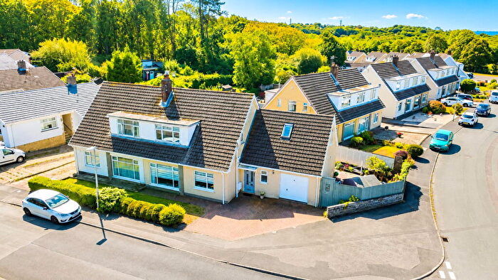 4 Bedroom Semi-Detached House For Sale In Christopher Rise, Pontlliw, Swansea, West Glamorgan, SA4