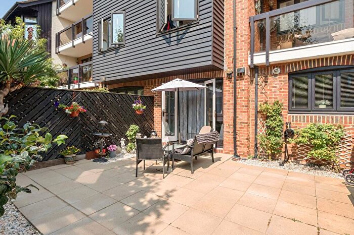 1 Bedroom Flat For Sale In Channel Way, Ocean Village, SO14