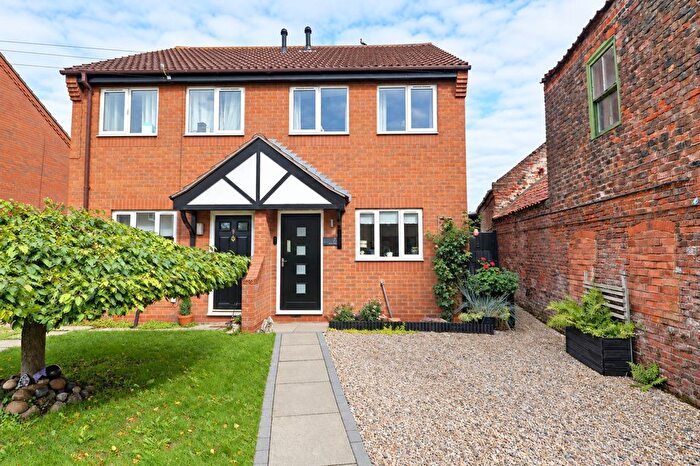 3 Bedroom Semi-Detached House For Sale In Main Street, Ealand, DN17