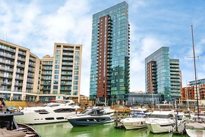 2 Bedroom Flat For Sale In Ocean Way, Southampton, Hampshire, SO14
