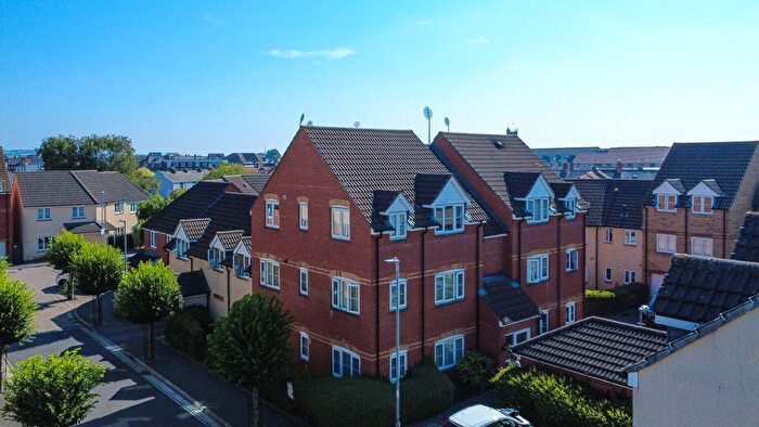 2 Bedroom Flat To Rent In Northfield Court, Taunton, TA1