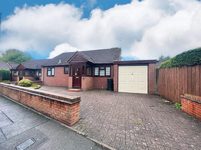 2 Bedroom Detached House For Sale In Lynbrook Close, Netherton, Dudley., DY2