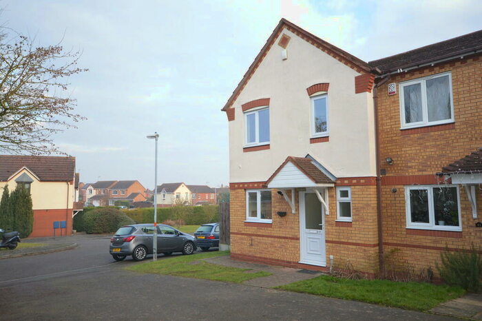 3 Bedroom End Of Terrace House To Rent In Foxglove Close, Rushden, NN10