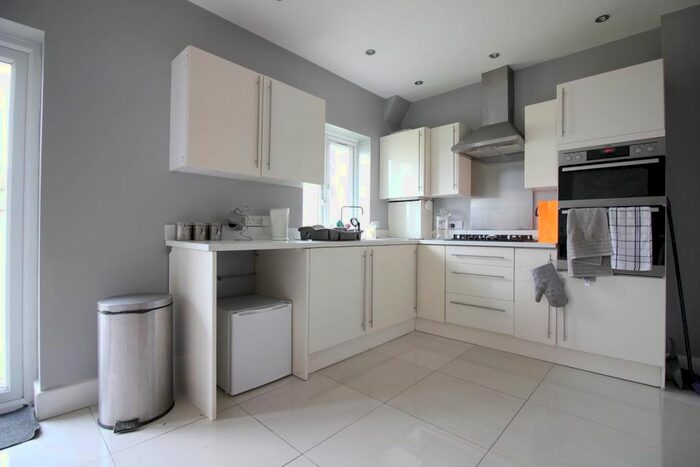 4 Bedroom Property To Rent In Byron Way, Hayes, UB4