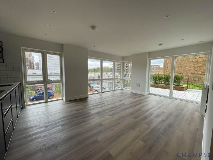 3 Bedroom Flat To Rent In Townsend Road, SE3