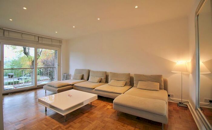 2 Bedroom Maisonette To Rent In Woodside Avenue, London, N12