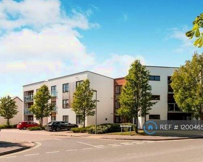 2 Bedroom Flat To Rent In Hollies Court, Basingstoke, RG24
