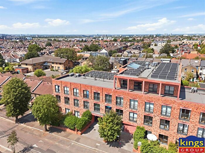 1 Bedroom Flat For Sale In Gainsford Road, London, E17