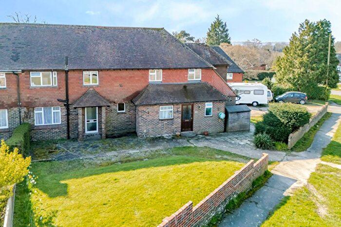 4 Bedroom Semi Detached House For Sale In Southmead Close, Mayfield, TN20