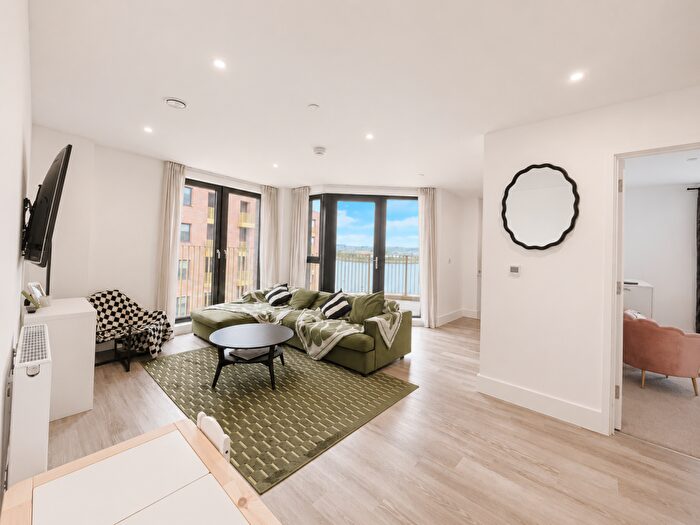 2 Bedroom Apartment For Sale In Sterlet Wharf - Overlooking River Medway, ME4