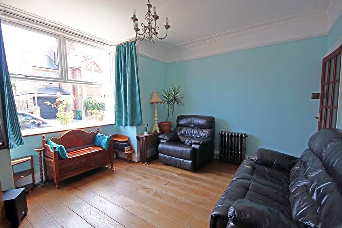 2 Bedroom Detached House For Sale In Princes Road, Ashford, TW15