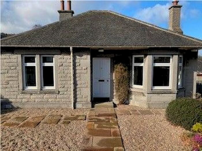 2 Bedroom Bungalow To Rent In Carfrae Park, Blackhall, Edinburgh, EH4