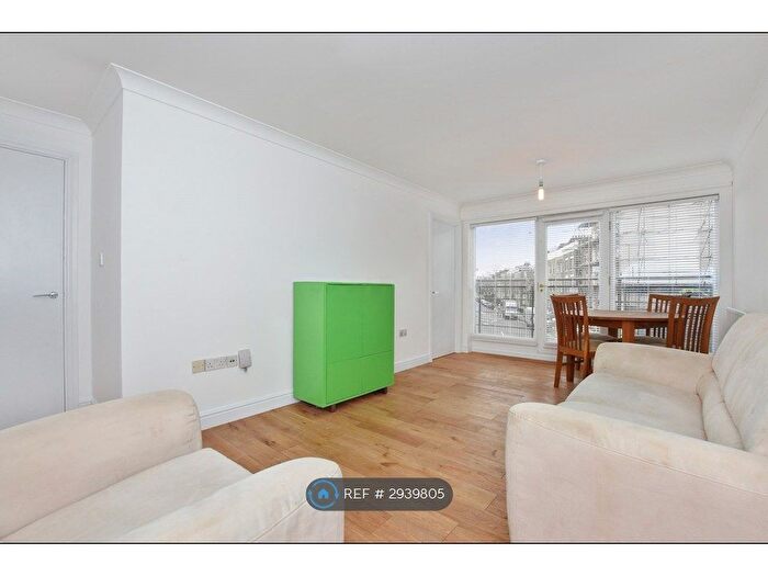 2 Bedroom Flat To Rent In Essex Road, London, N1