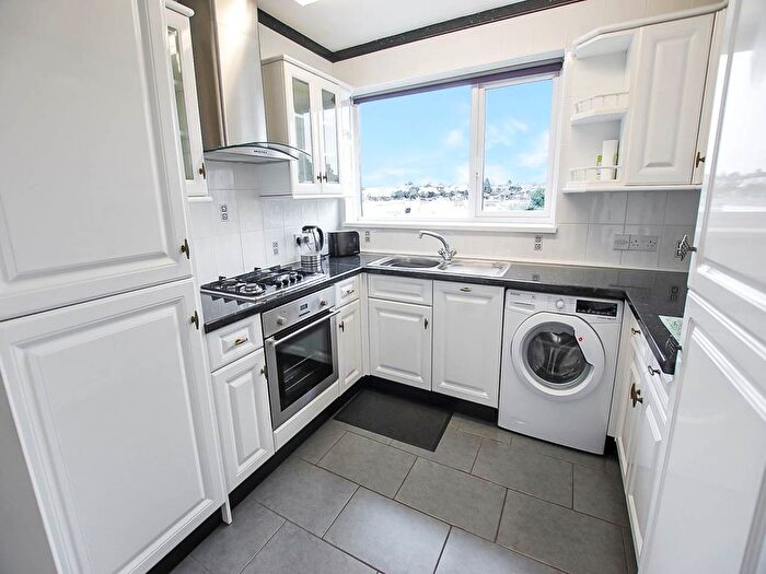 2 Bedroom Maisonette To Rent In Dartford Road, Dartford, Kent, DA1