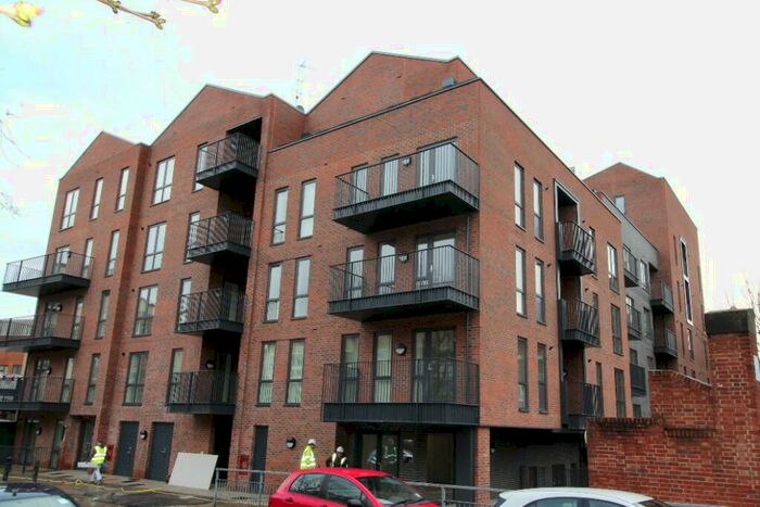 1 Bedroom Apartment To Rent In Canoe Walk, London, E14