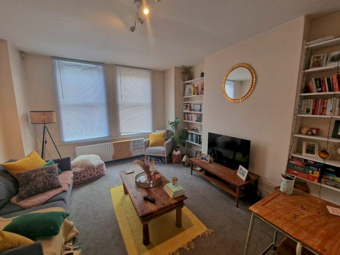 1 Bedroom Flat To Rent In Croxted Road, London, SE24